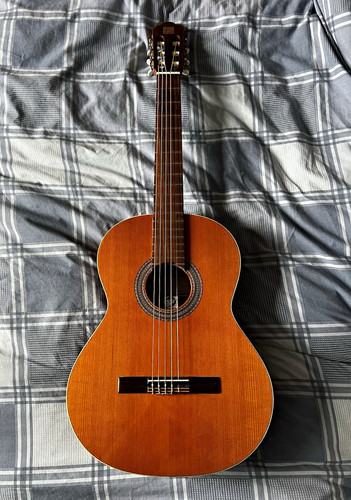 Alhambra right handed - 4/4, right-handed