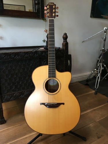 Acoustic guitar lowden o35 -  ,
