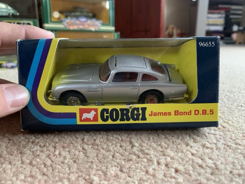 Corgi james bond aston - corgi,
