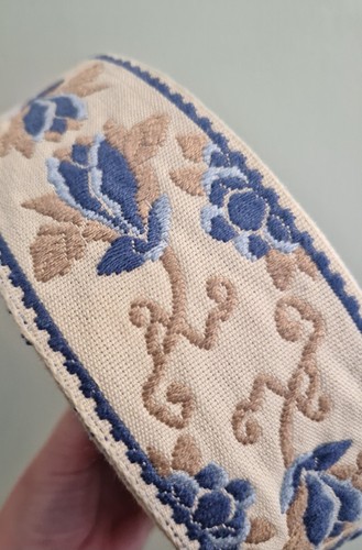 Meters vintage upholstery - 12,