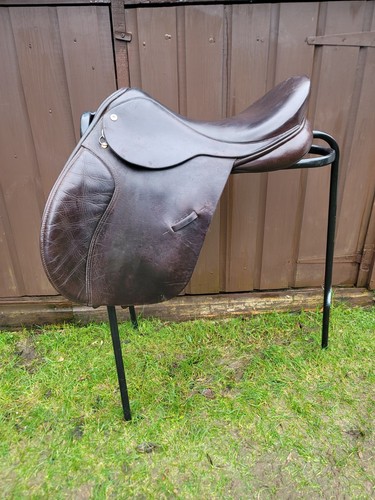 Black country m - 17.5",