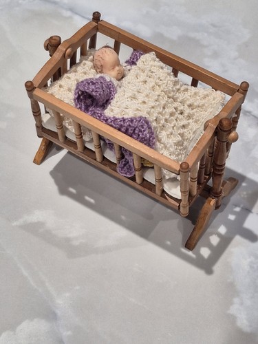 Dolls house beautiful - -,