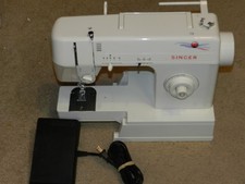 Singer Zig-Zag Sewing Machine