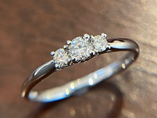 0.25ct diamond trilogy ring 9ct white gold