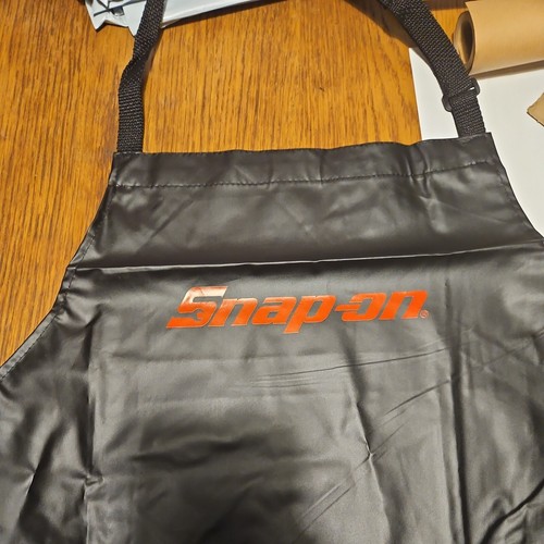 Snap plastic apron job - on,