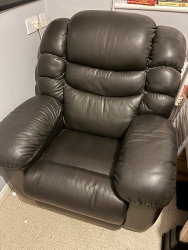 Boy recliner chair with - z,