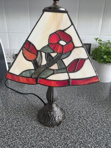 Vtg tiffany style table lamp - style,