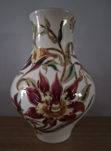 Zsolnay hungary hand painted - hand,