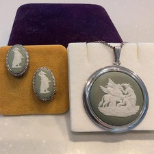 Vintage Wedgwood Necklace &
