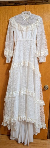 Vintage tiered full - tiered, lace