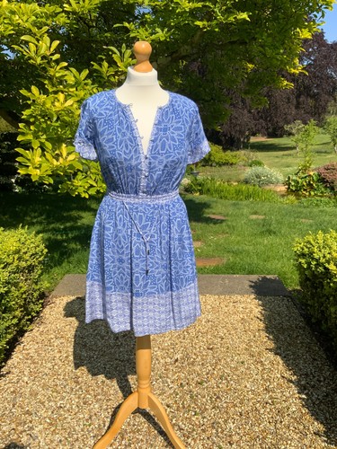 Whistles blue and white - whistles,