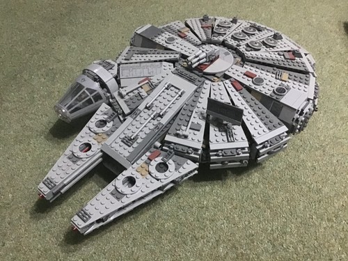 Lego millennium falcon 75105 - falcon,