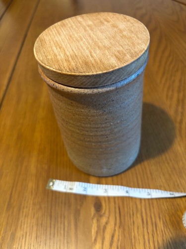 Edinbane pottery large storage - pottery,