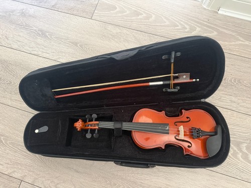 Student violin by - 1/10,