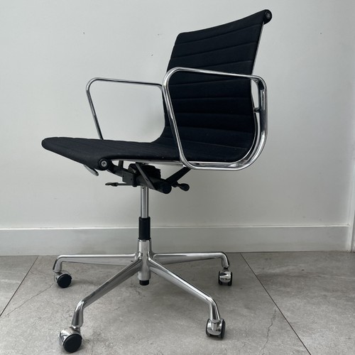 Genuine charles eames - charles, ea117