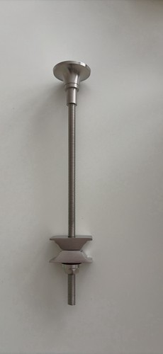 Radiator wall stay - wall,