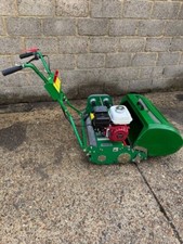 Dennis G610 pedestrian cylinder mower with grass box