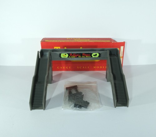 Tri ang hornby r71 footbridge - tri-ang,