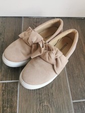 Peacocks Nude Beige Round Closed Toe Bow Plimsoles Flat White Rubber Sole. UK 6