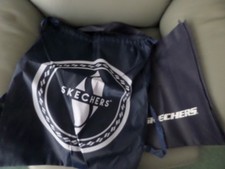 Sketchers draw string bag Good condition Navy and white, with a material bag too