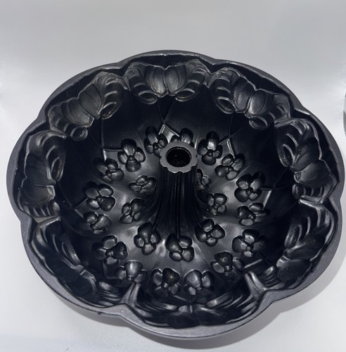 Nordic ware violet field - ware,