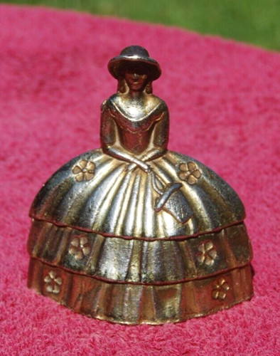 Bonnet wearing lady - a, a