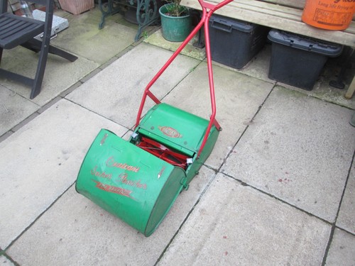 Qualcast panther vintage push - qualcast,