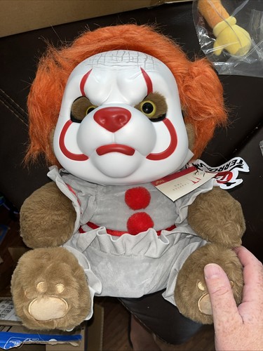 Spirit halloween pennywise - halloween,