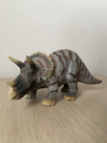Schleich triceratops retired - schleich,