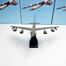 1:200 B52 Long Range Bomber