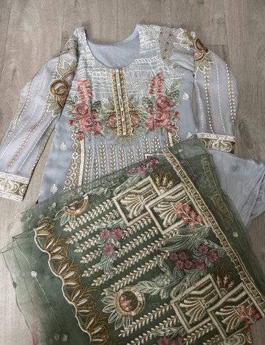 Pakistani salwar kameez - pakistani,