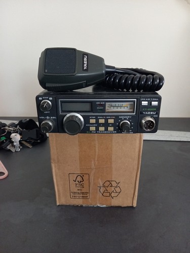 Yaesu 230r with - ym-47, mic