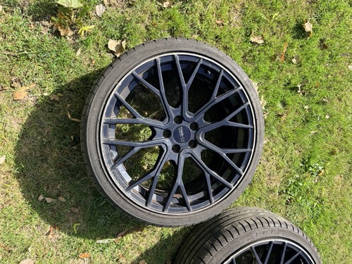 Black ford transit - 4, 20”