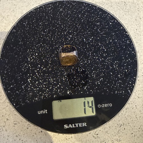 Gold half sovereign - half, 9ct