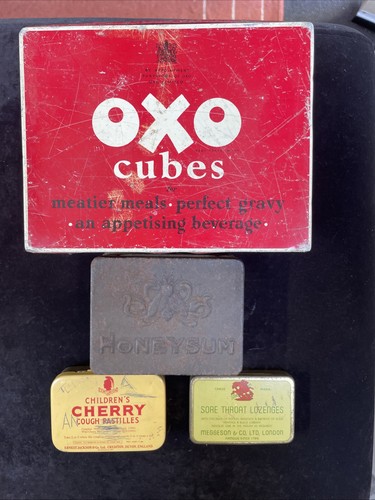 Collection vintage tin - of,