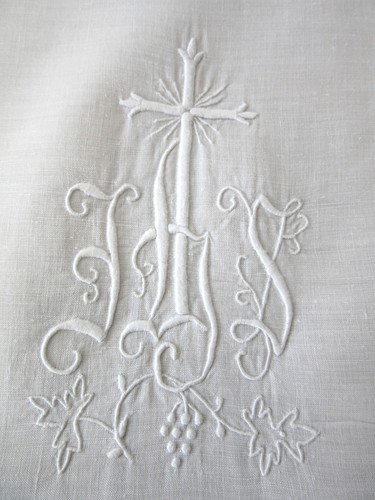 White linen scalloped - linen,