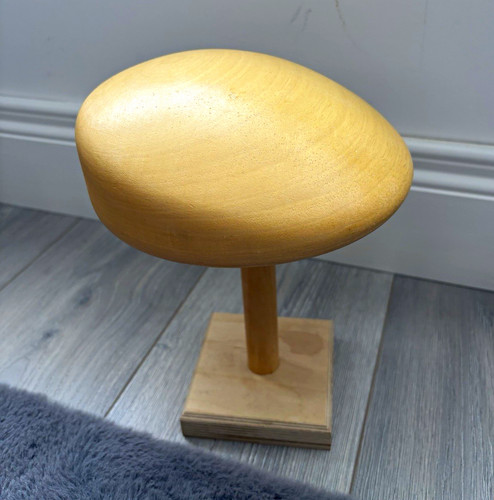 Wooden pointed percher hat