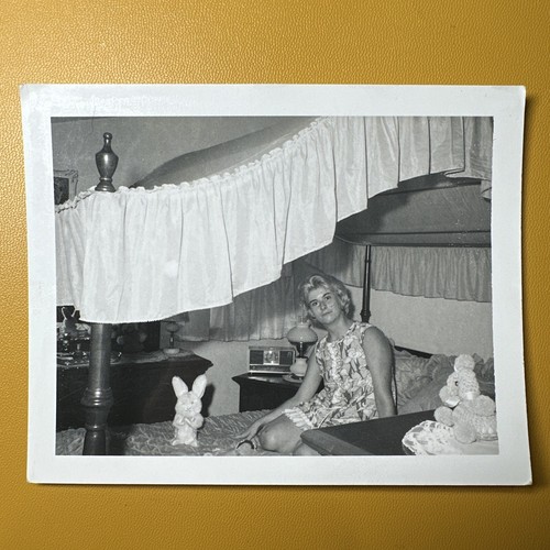 1960s sexy blonde the bed - on,