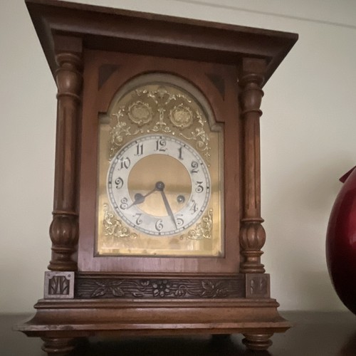 Mechanical wind mantel - wind-up,