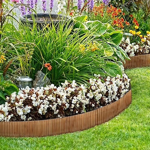 Rusted flexible lawn edging - rusted,