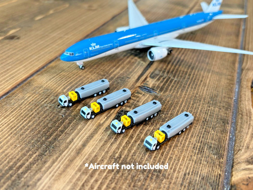 400 model airport - 1:400,