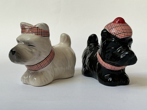 Black white scottie dog salt - black,