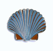 SCALLOP SHELL ENAMEL PIN BADGE