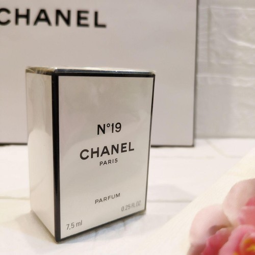 New chanel 19 - new, no.19