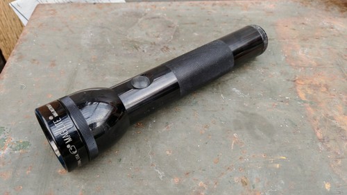 Mag lite torch flashlight - mag-lite,