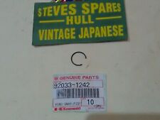 Kawasaki Piston Circlip KDX125/200,KMX200,KDX220,KX125 -93 ,KDX200, 92033-1242 .