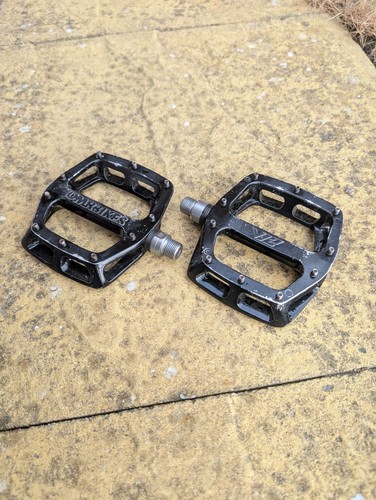 Dmr v12 black flat - v12, platform