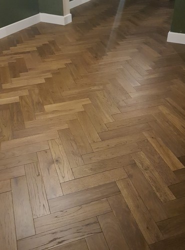 Solid oak herringbone parquet