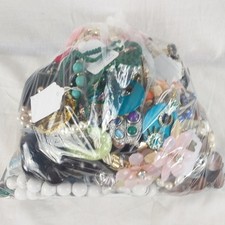 1.9KG Job Lot Mixed Broken Costume Jewellery, For Crafts Harvest, Spares D (H25)