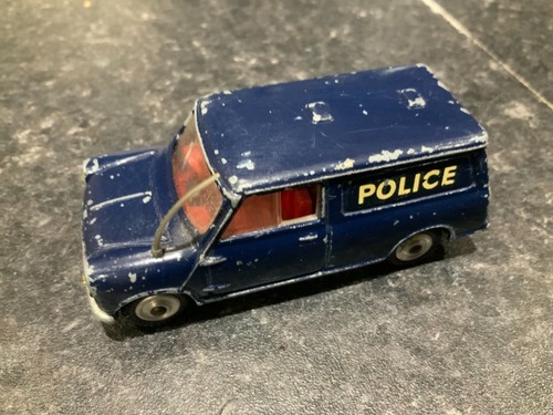Corgi toys 448 police austin - corgi,